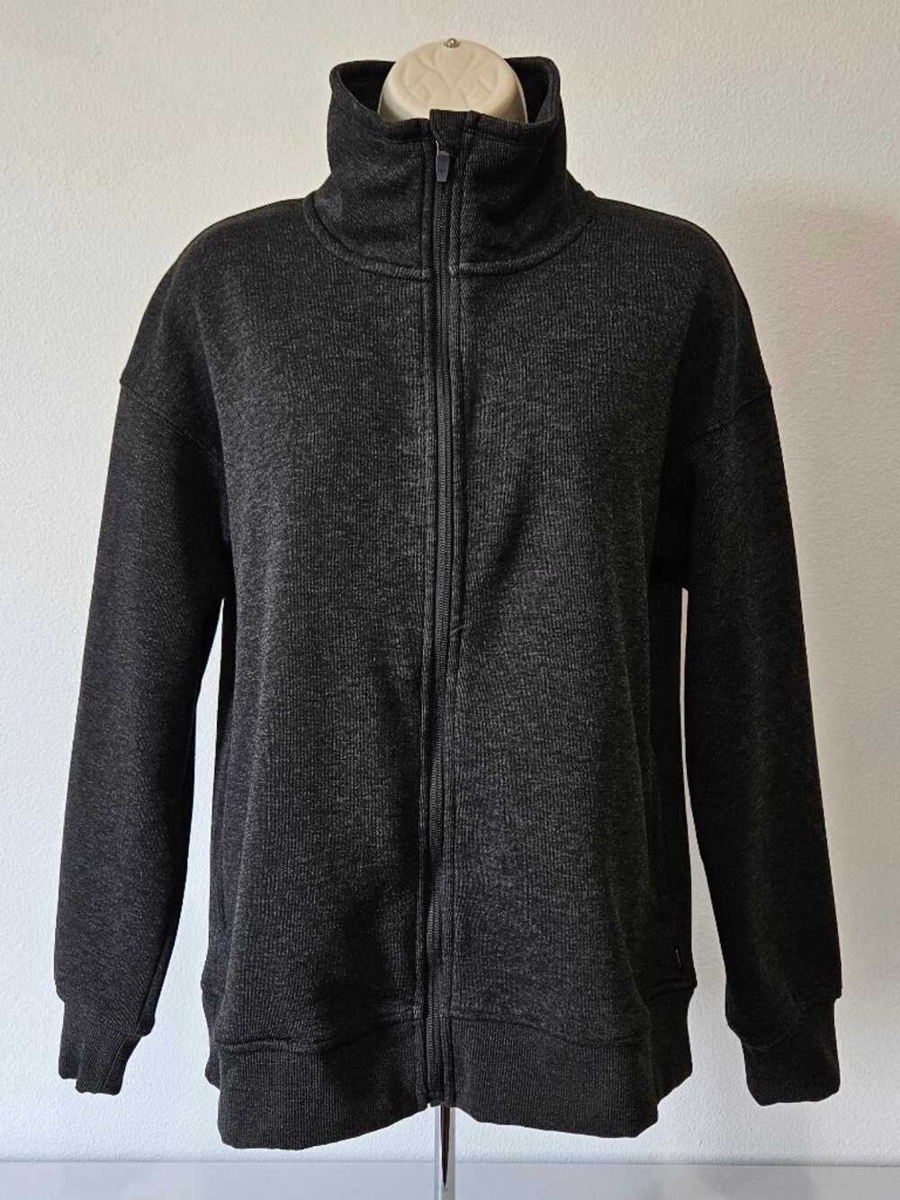 MONDETTA Fleece Full Zip Jacket | Size Small (tag) to Medium (See Measurements) - Picture 4 of 13
